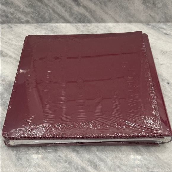 Holly 12x12 Creative Memories Photo Album with Holly Design - Picture 2 of 4